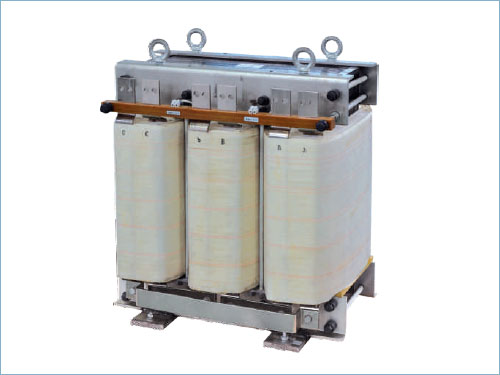 High power three-phase/single-phase transformer